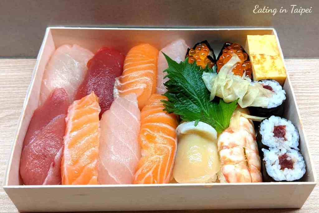 Addiction Aquatic Development's mixed sushi box 