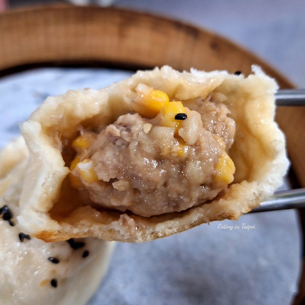 Shanghai pan fried buns Nanjichang night market 3
