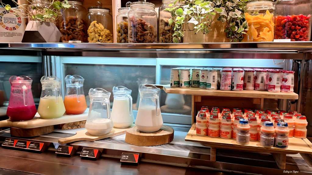 Silks Place Tainan Robins breakfast drinks